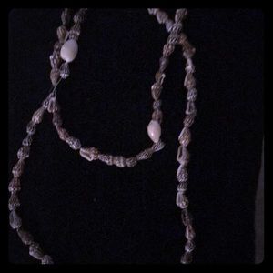 I’m selling a necklace